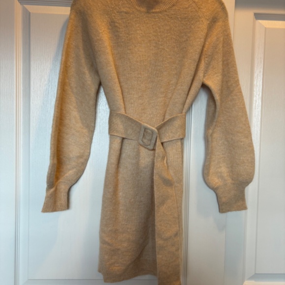 Sezane.  L. ENOLA DRESS in Linen.  NWT - Picture 2 of 5